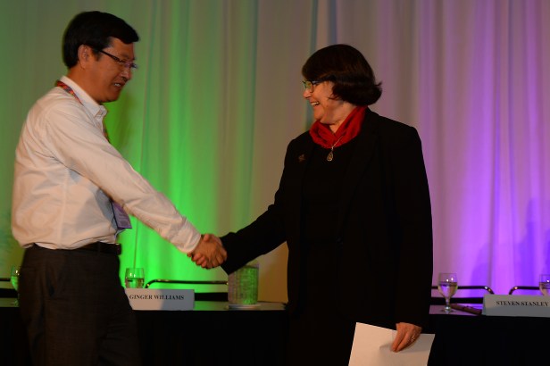 Dr. Shuwen Dong receiving Honorary Fellow Award from Dr. Sue Kay (GSA Awards Ceremony)